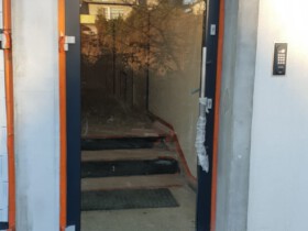 gotowe drzwi aluminiowe oklejone taśmami
