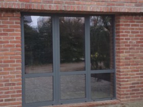ALUMINIUM JOINERY IN COMBINATION WITH BRICKWORK