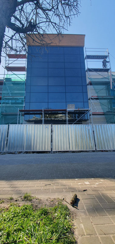 front budynku aluminiowa fasada